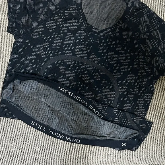 lululemon athletica Black and Gray Floral Short Sleeve Tee - Picture 2 of 2